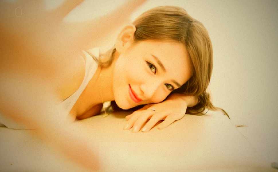 抖音清纯校花转身模特圈？黑丝视频流出引发社会反思：如何守护年轻女性的未来