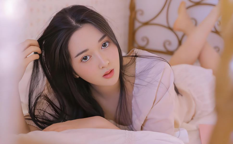 趁表弟午睡疯狂输出！阿宾与性感老妈隔壁激战，故意制造声响引爆危机