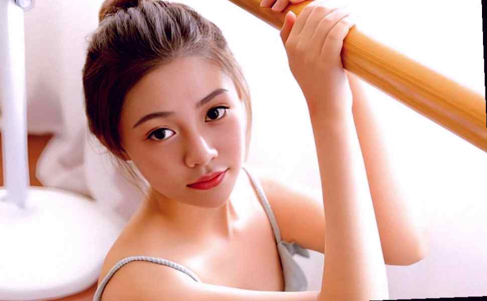 18万粉网红【笨蛋小妮】双人脱衣舞引爆全网！闺蜜合体，大哥直呼：一份钱双倍享受！