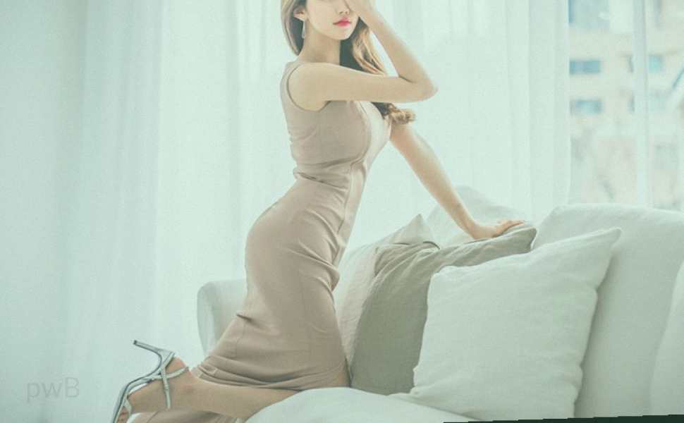 艾达·王被玩坏？UmekoJ福利姬COS红色高开叉晚礼服，臀缝塞肛栓拍打浪叫！网友：这谁顶得住