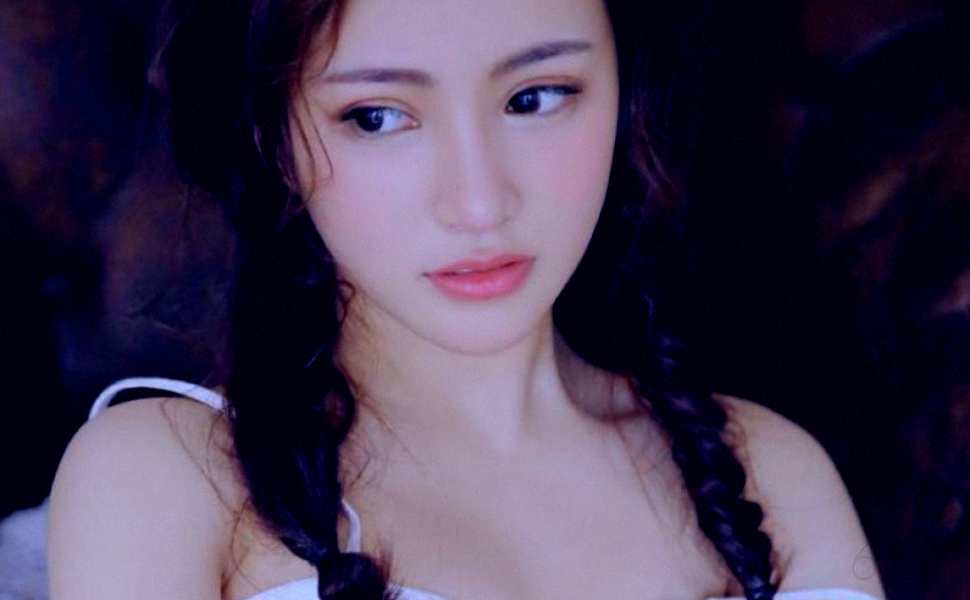 学生妹刘亦媛被曝黑丝JK摆拍大片？山东机电学院真会玩