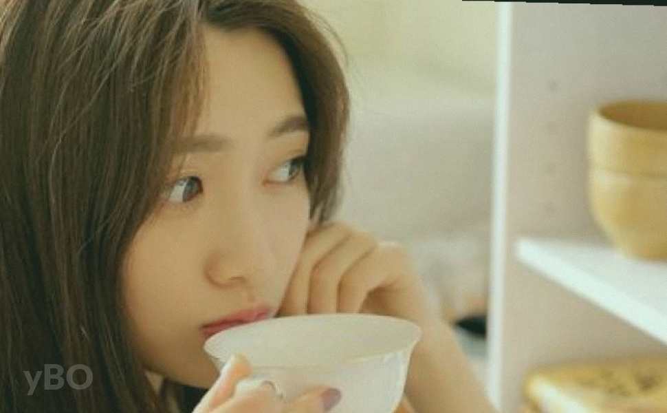 抖音主播奈奈御子被传不雅视频，腿上蛇形纹身成实锤关键，网售贴身衣物疑曝光